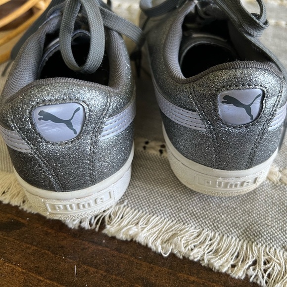 PUMA Silver sparkle glitter sneakers size 6.5, GUC, casual, sparkly women’s - Picture 3 of 6